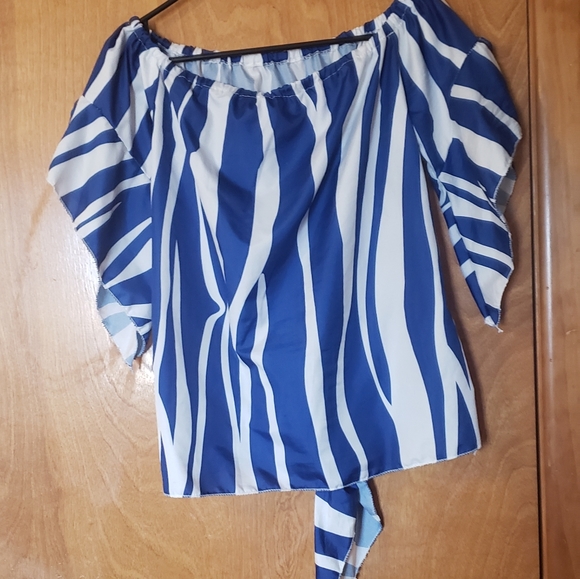 Off the shoulder top - Picture 2 of 4